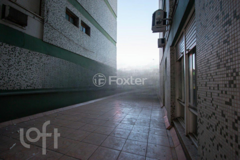 Image 23 - 884844