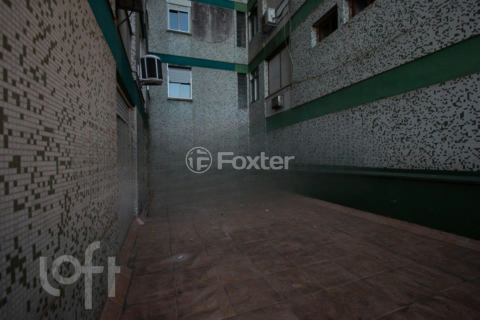 Image 25 - 884844