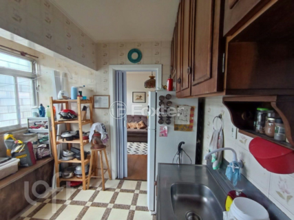 Image 1 - 884868