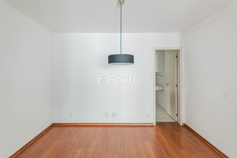 Image 7 - 884876
