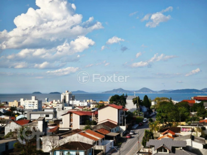 Image 13 - 884926