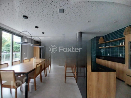 Image 32 - 884929