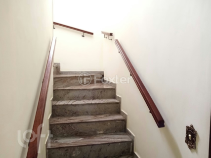 Image 17 - 884931
