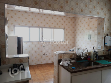 Image 7 - 884931
