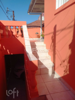 Image 8 - 884946