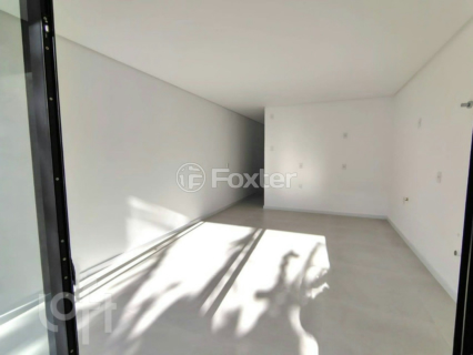 Image 7 - 884970