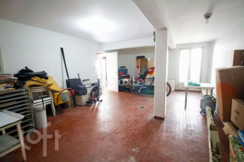 Image 35 - 884990