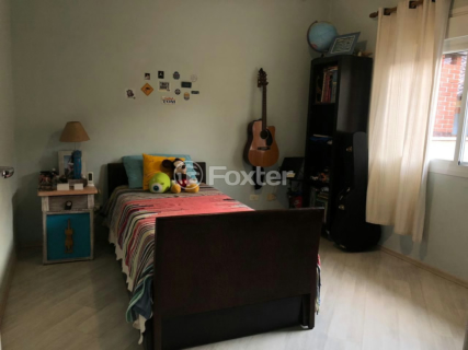 Image 11 - 885014