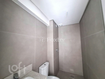 Image 7 - 885017