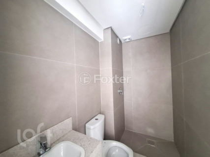 Image 8 - 885017