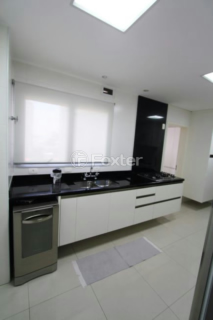 Image 4 - 885124