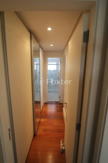 Image 7 - 885124