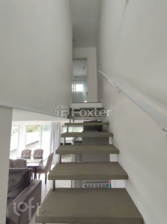 Image 17 - 885171