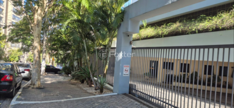 Image 7 - 885182