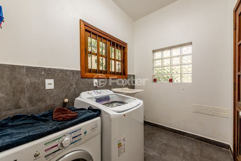 Image 31 - 885195