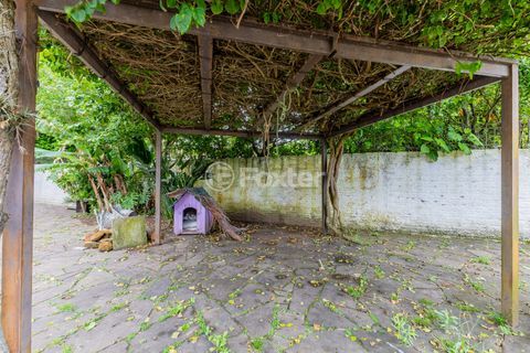 Image 52 - 885272