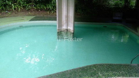 Image 8 - 885300