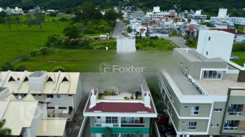 Image 7 - 885325