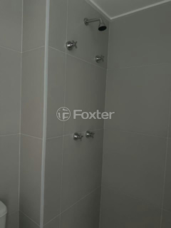Image 6 - 885342