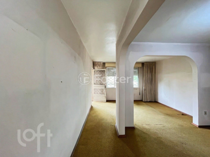 Image 4 - 885353