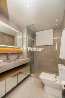 Image 29 - 885565