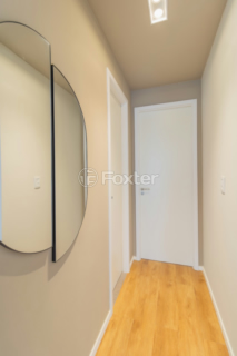 Image 37 - 885573