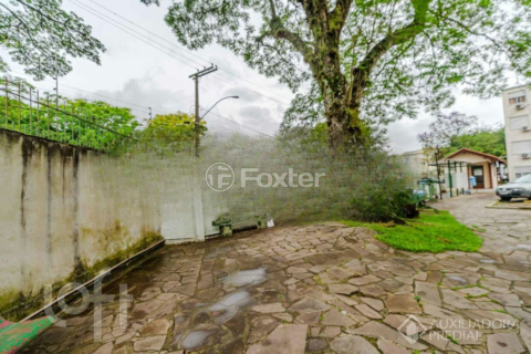 Image 30 - 885615
