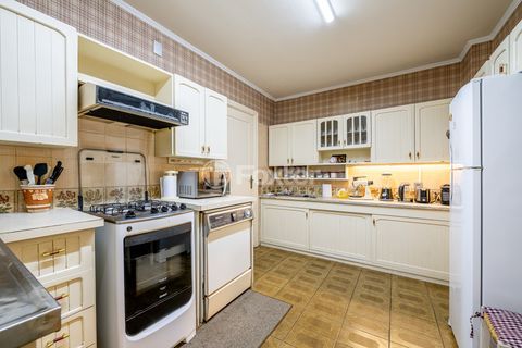 Image 19 - 885620