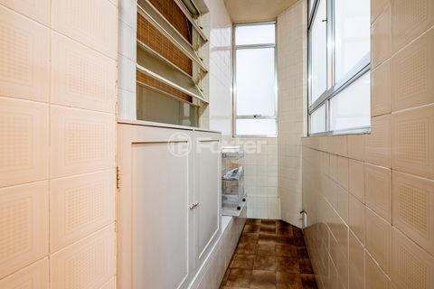 Image 21 - 885620