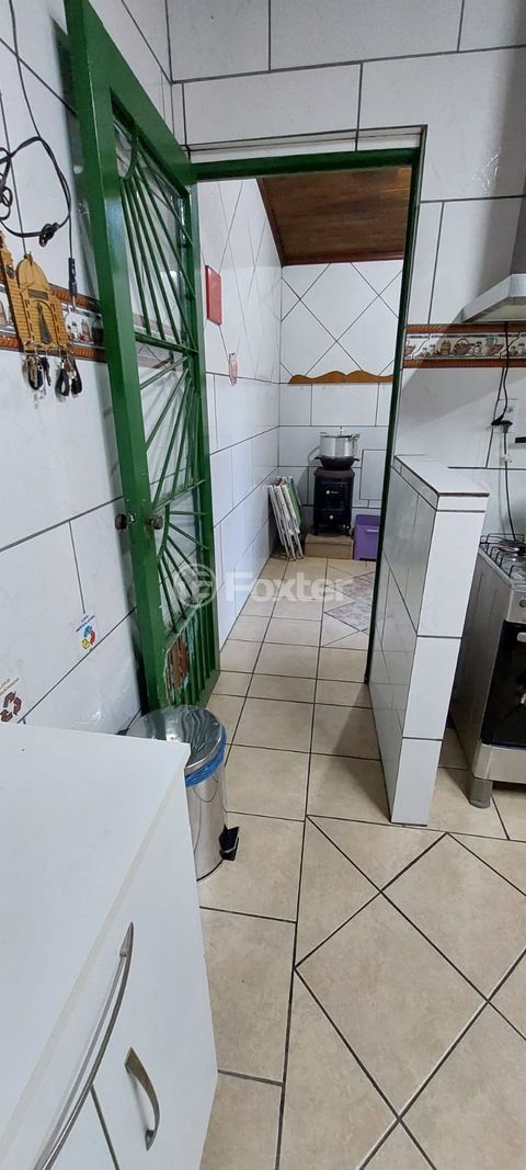 Image 7 - 885640