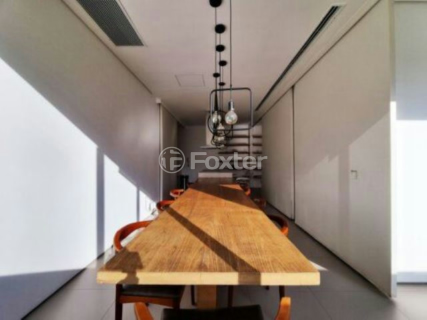Image 9 - 885653