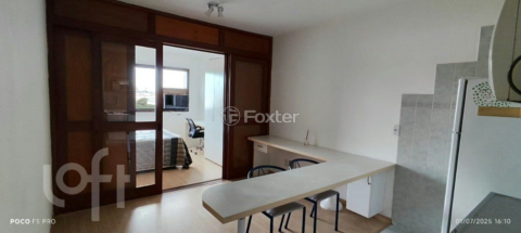 Image 7 - 885700
