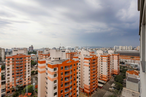 Image 12 - 885720
