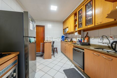 Image 3 - 885736