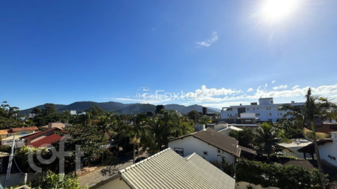 Image 9 - 885737