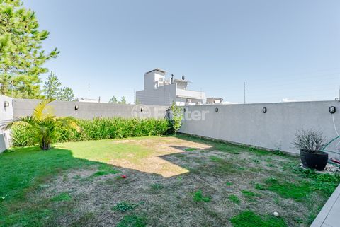 Image 12 - 885784