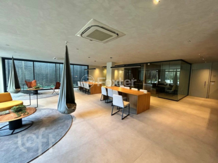 Image 22 - 885789