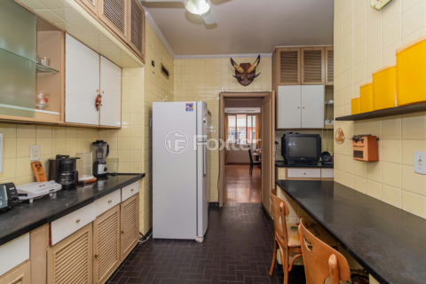 Image 30 - 885920