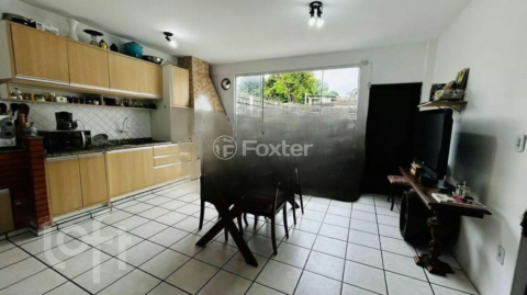 Image 7 - 885940