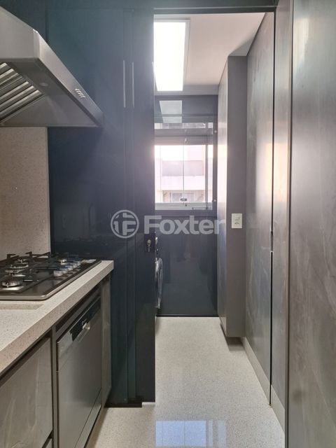 Image 7 - 885959