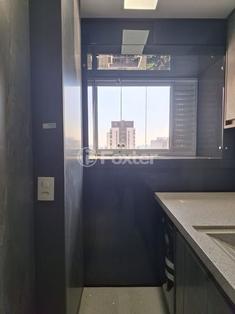 Image 10 - 885965