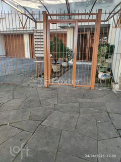 Image 31 - 885966
