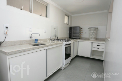 Image 30 - 886021