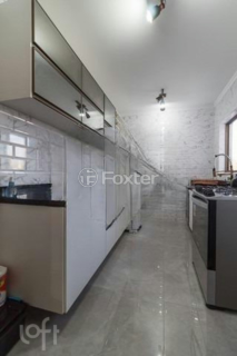 Image 7 - 886055