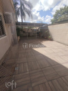 Image 32 - 886111