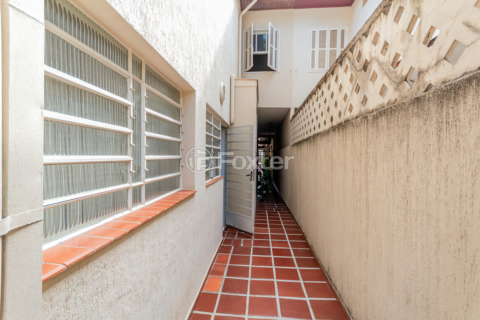 Image 32 - 886197