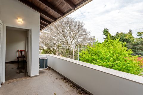 Image 30 - 886199
