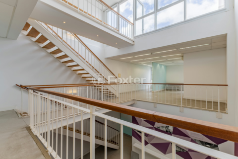 Image 31 - 886220