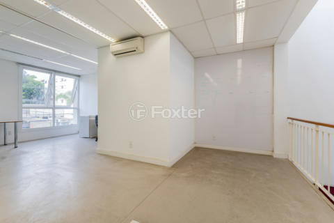 Image 36 - 886220