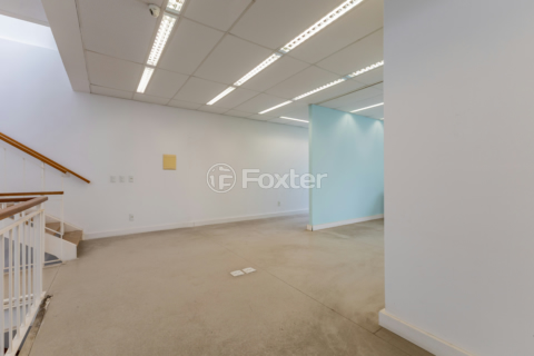 Image 38 - 886220
